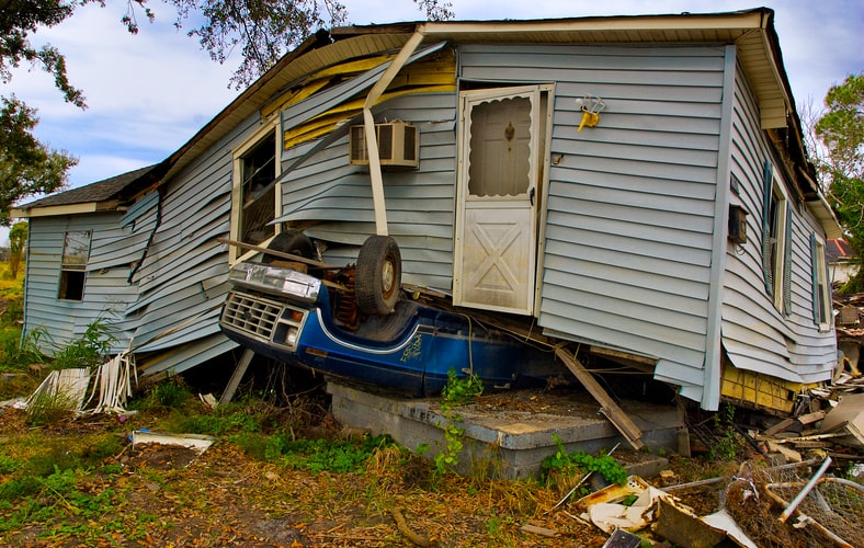 عاصفة عنيفة تدمر حوالي 50 منزلا في شرق فريزيا بولاية ساكسونيا السفلى