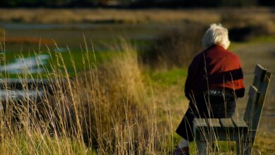 غريب يقتحم منزل سيدة مسنة في هانوفر