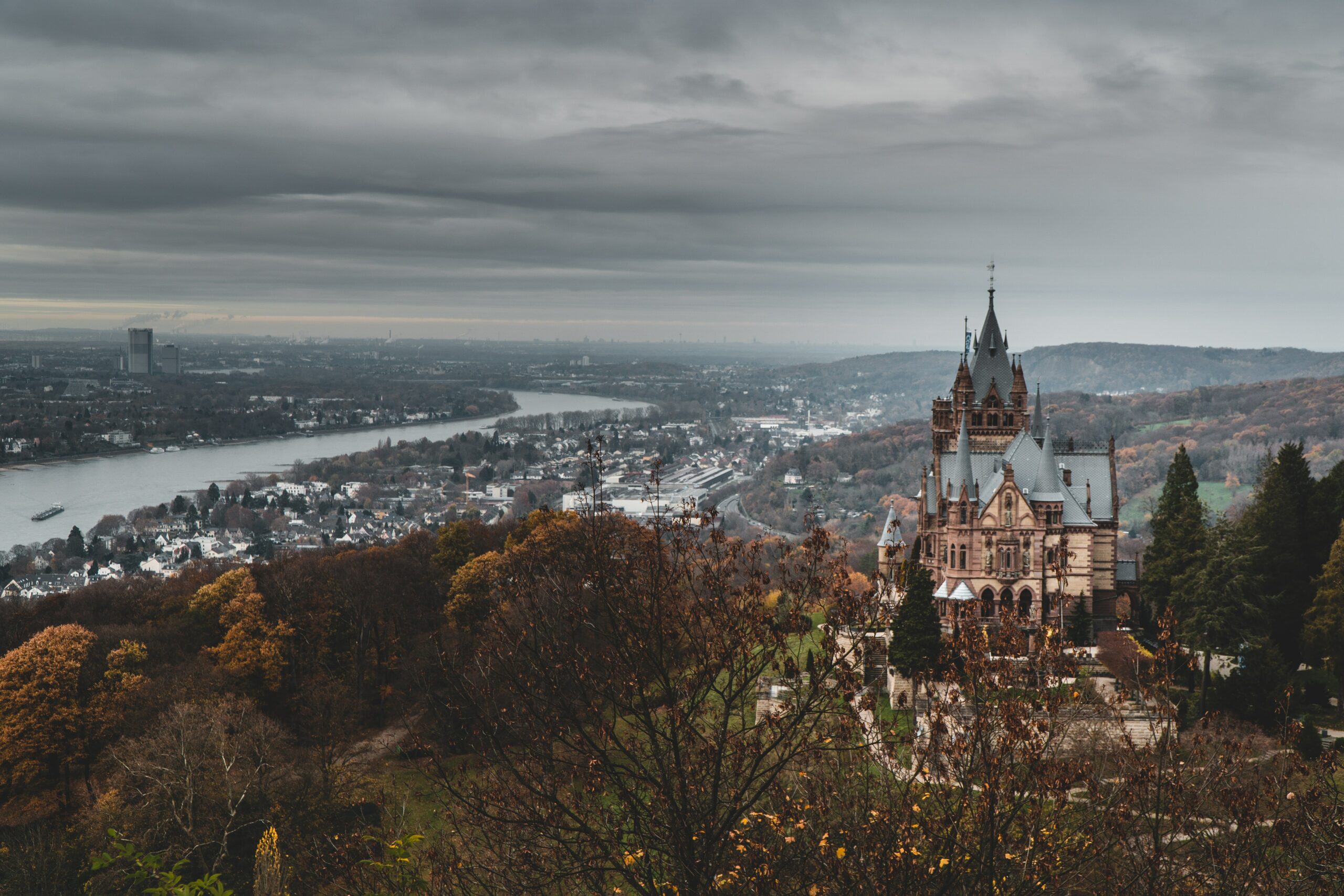 قلعة التنين - Schloss Drachenburg