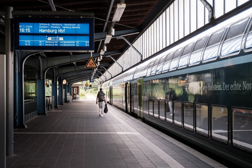 إعاقات حركة القطارات في هامبورغ مستمرة حتى يوم الاثنين
