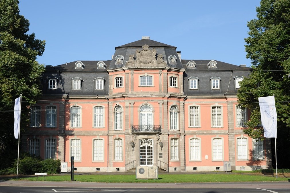 متحف غوته Goethe-museum في دوسلدورف
