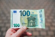 ألمانيا: خبراء الاقتصاد يتوقعون زيادة التضخم وانخفاض الأجور في 2022